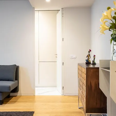 Primrose 1Br Delight W Parking By Lovelystay Porto Exterior photo