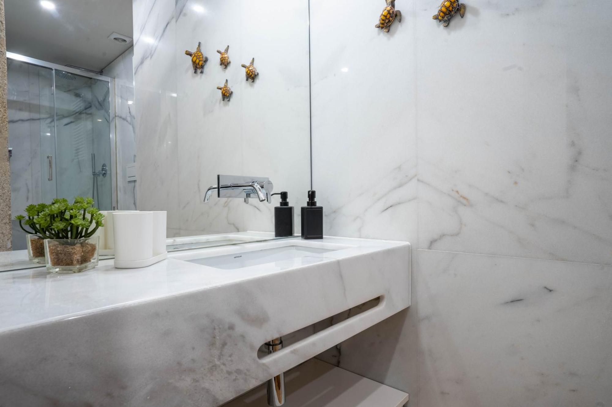 Primrose 1br Delight W Parking By Lovelystay