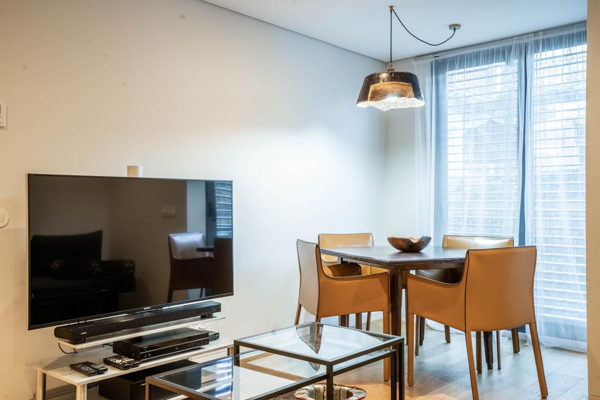 Apartment Primrose 1br Delight W Parking By Lovelystay Porto