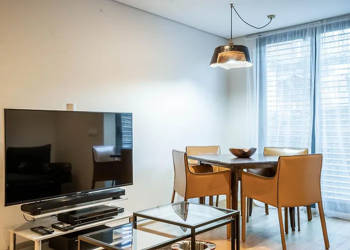 Primrose 1Br Delight W Parking By Lovelystay